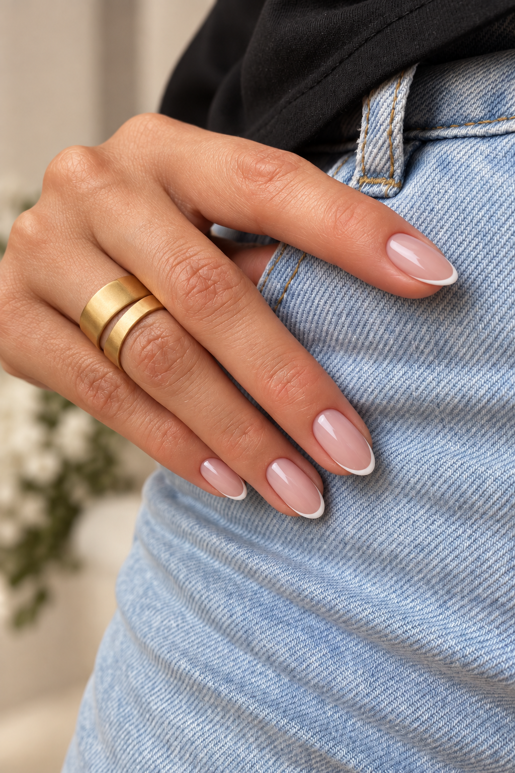 classic manicures over 40: fine micro-french