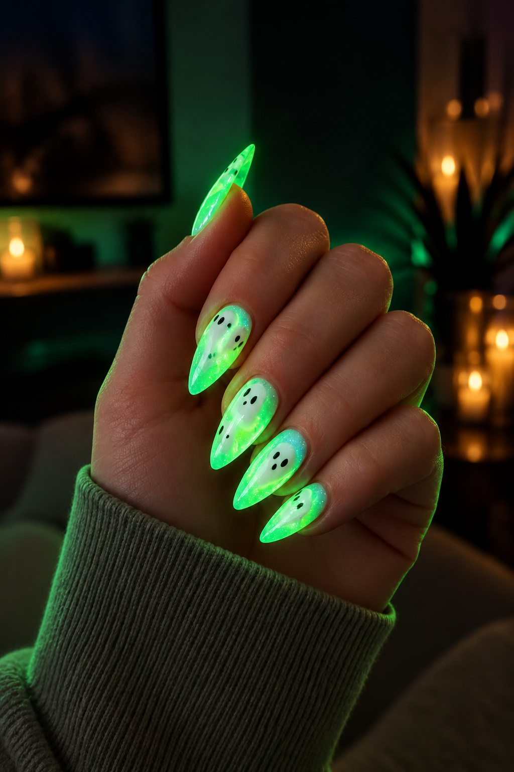 glow in the dark Halloween nails idea 4